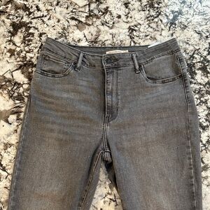 Gently Used Levi's 721 High Rise Gray Skinny Jeans for Women